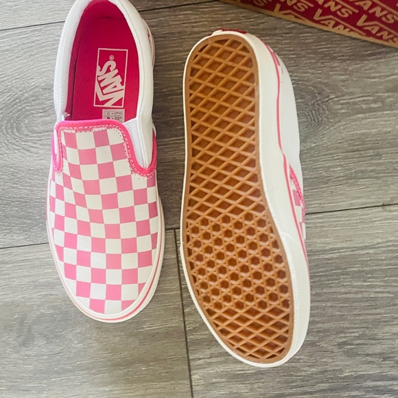 COPY - New vans pink checker shoes. - Picture 2 of 6
